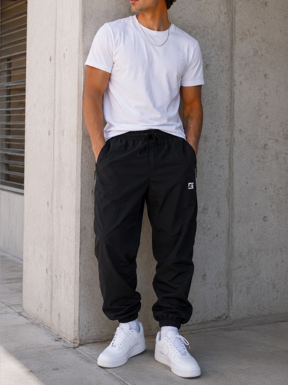American Eagle‎ Black Nylon Joggers XL Track Pants AE Logo Graphic Activewear